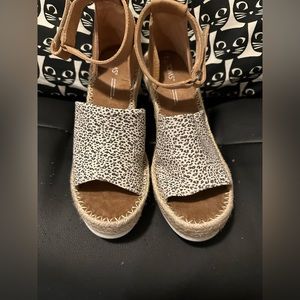 Wedge sandals NWOT!!